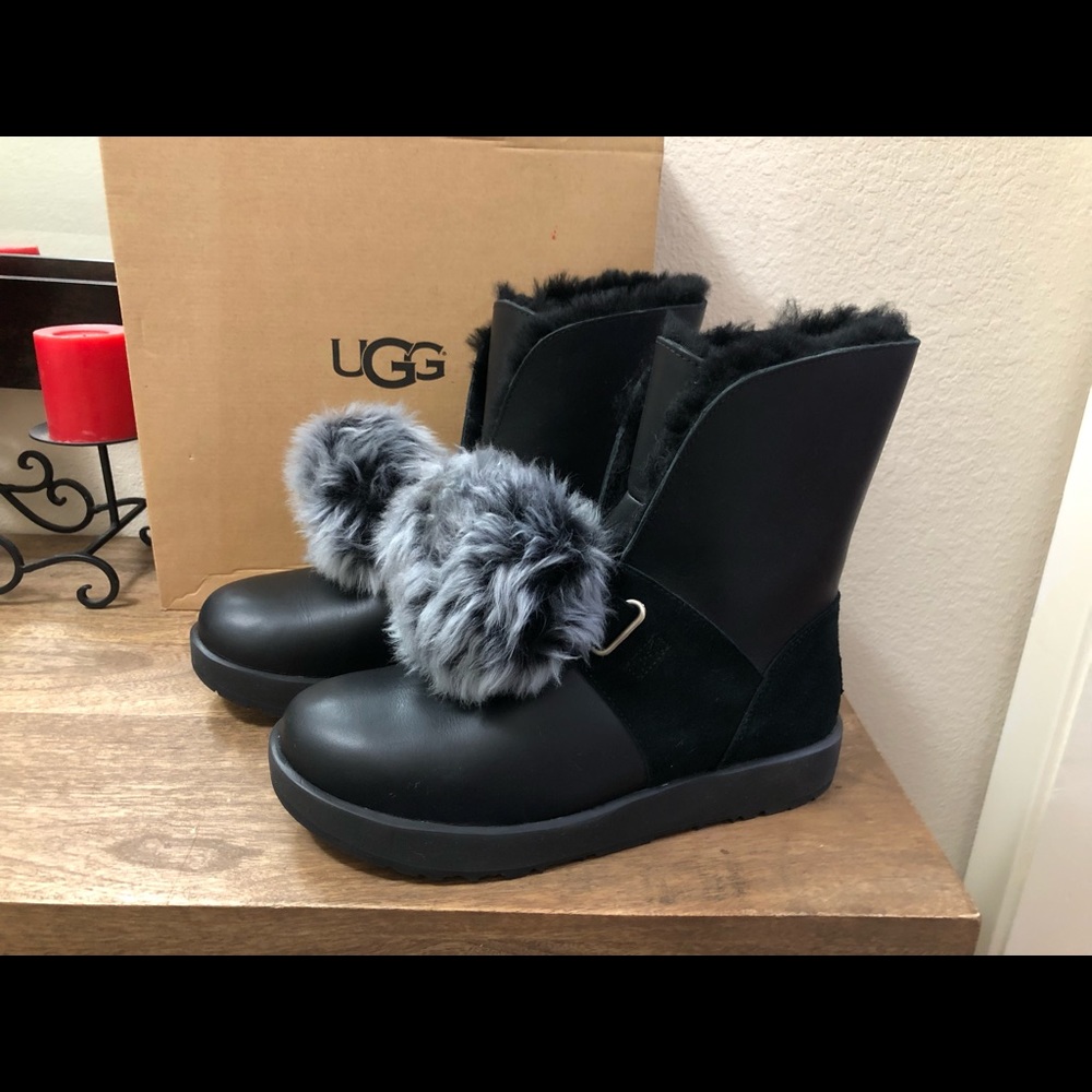 UGG ISLEY BLACK WATERPROOF  LEATHER POM POM  BOOTS  WOMENS US 10 "NEW"$240 Boots